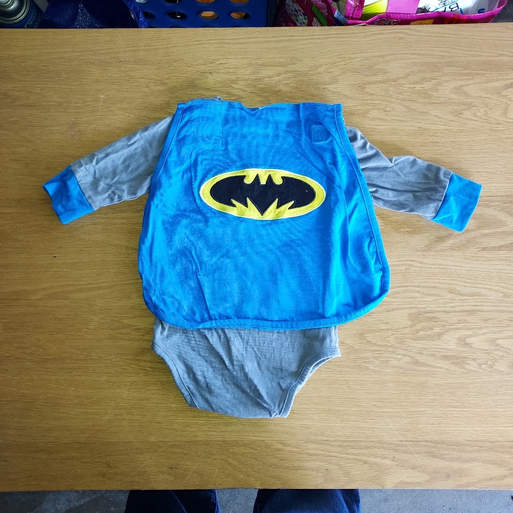 Batman costume - Picture 3 of 10